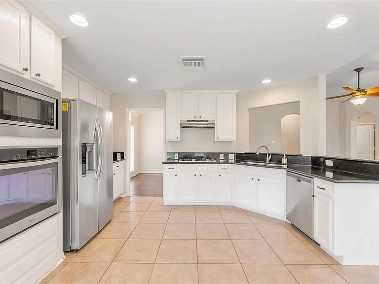 210 Leisure Dr — Photo 13