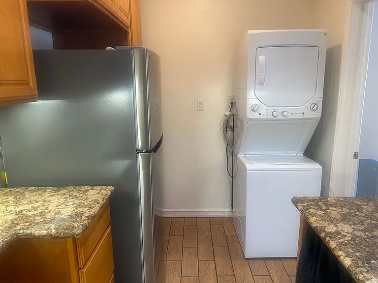 2823 Hyperion Ave #B — Photo 7