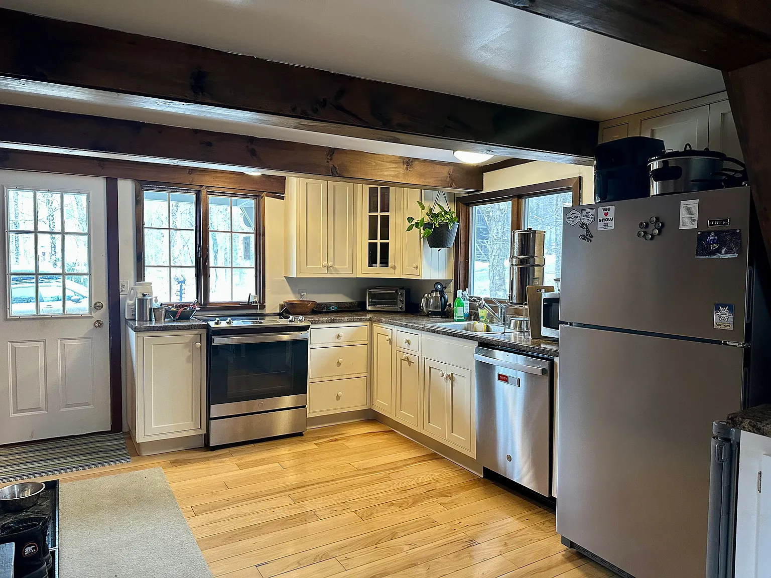 3 bed, 1.5 bath, 1500 sqft, $2,680 — Photo 2