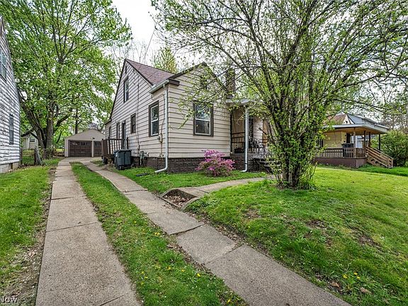 2nd image of 1365 Marcy St