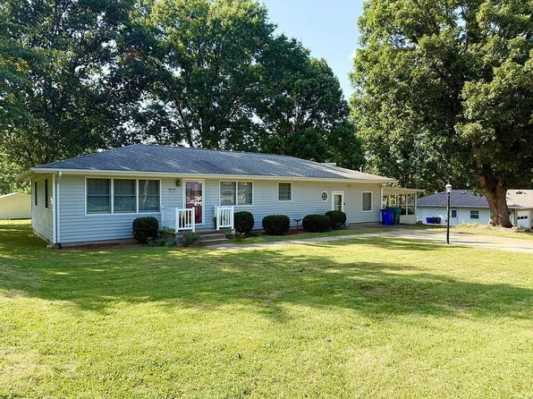 3425 N University Ave, Decatur, IL 62526