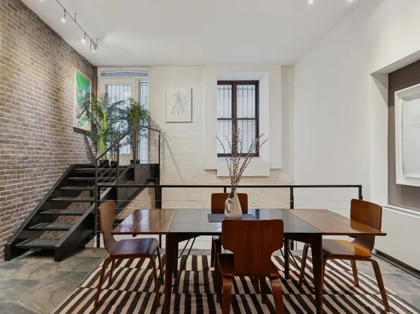 28 Old Fulton Street image 3 of 20