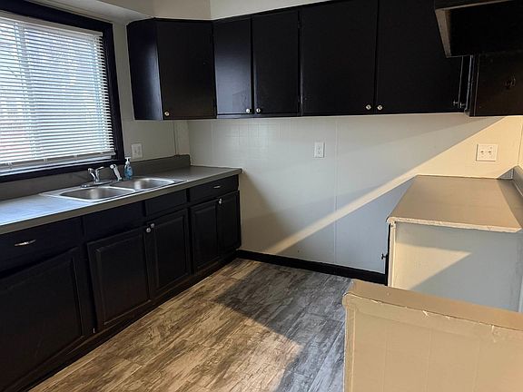 2nd image of 710 Jay St #2