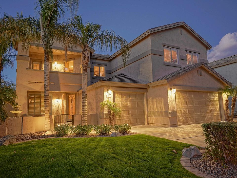 1st image of 252 W Pelican Dr