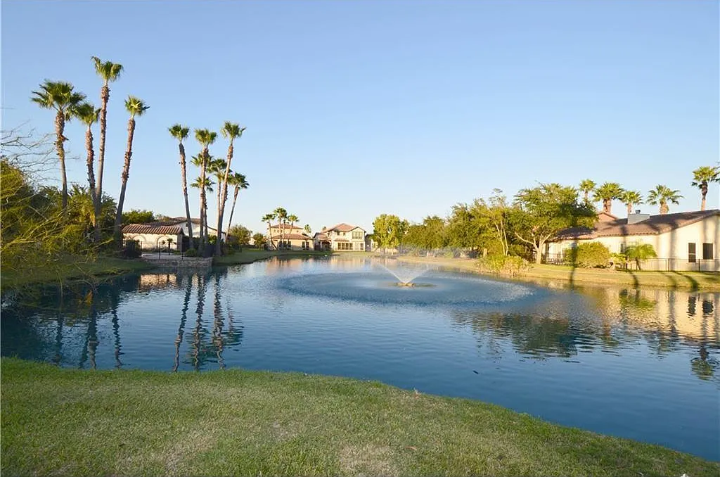 4 bed, 4.5 bath, 3085 sqft, $3,500 — Photo 4