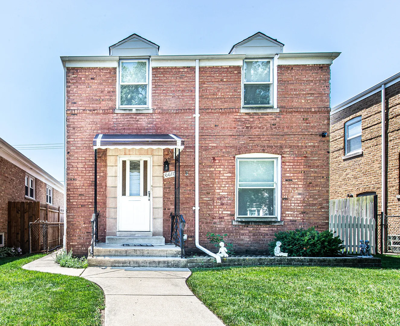 3 bed, 2.0 bath, 1214 sqft, $3,000 — Photo 1