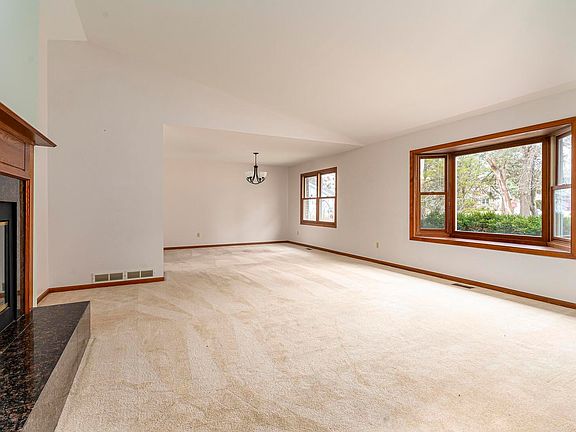 5th image of 122 Archelle Dr