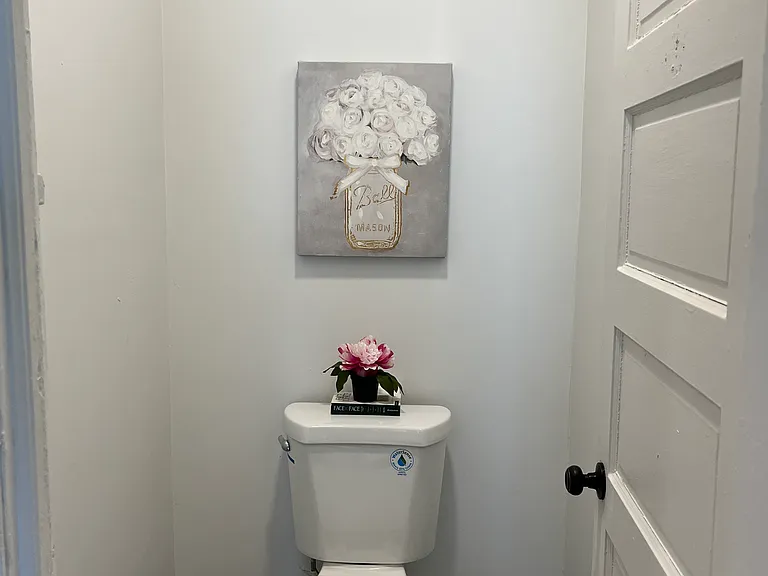 128 E Lloyd St — Photo 12