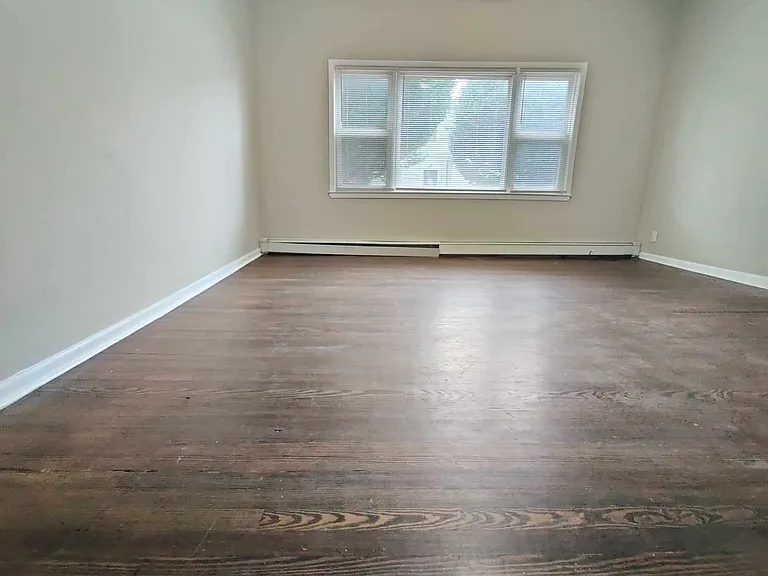 31 Searing Ave #1 — Photo 2