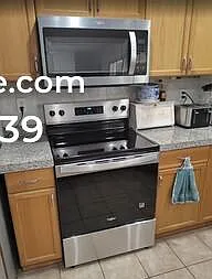 1324 Iris Ln — Photo 2