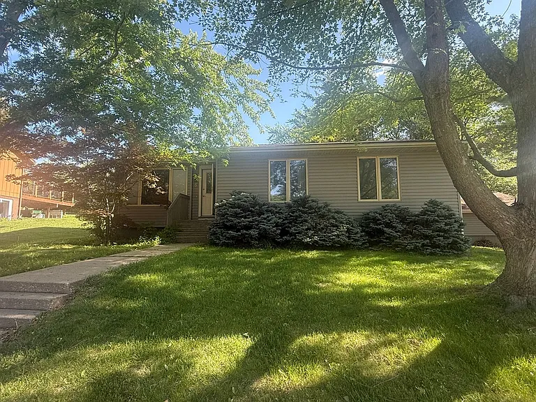 6 Denbigh Dr — Photo 1