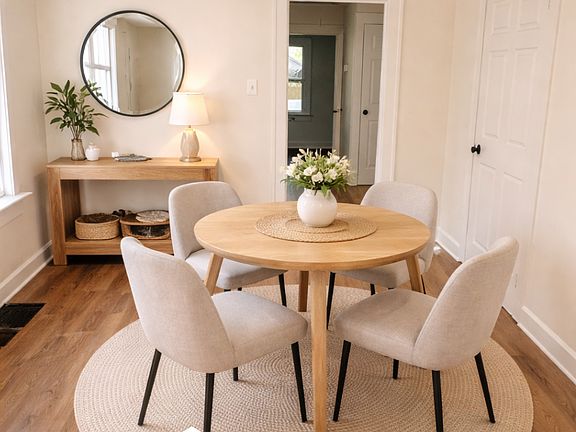 3rd image of 1446 N Gladstone Ave #1446