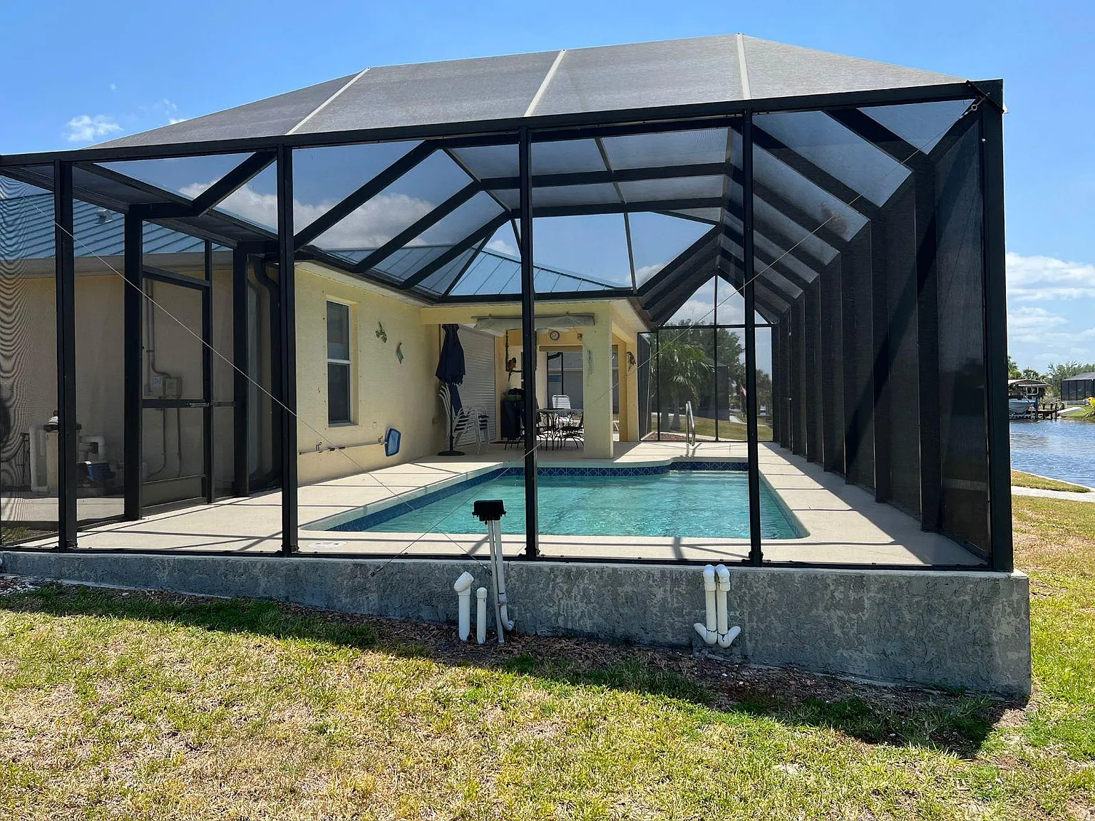 4 bed, 1900 sqft, $6,900 — Photo 2