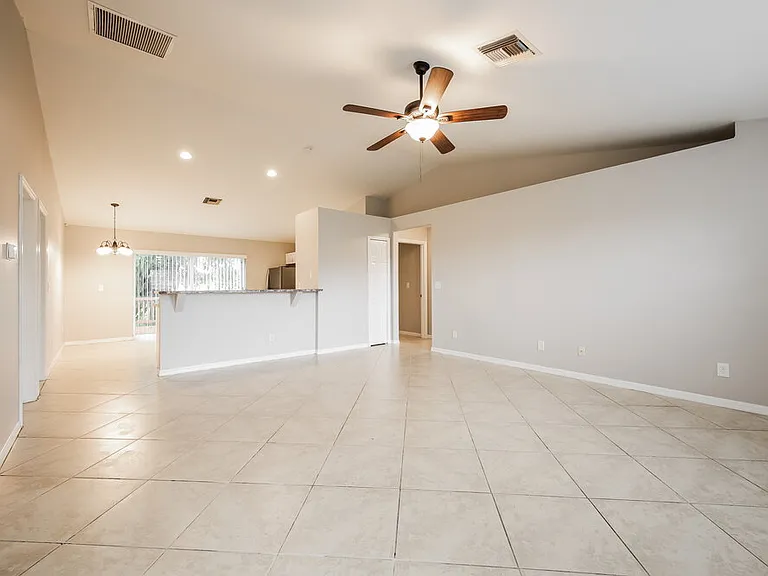 719 Rue Labeau Cir — Photo 6