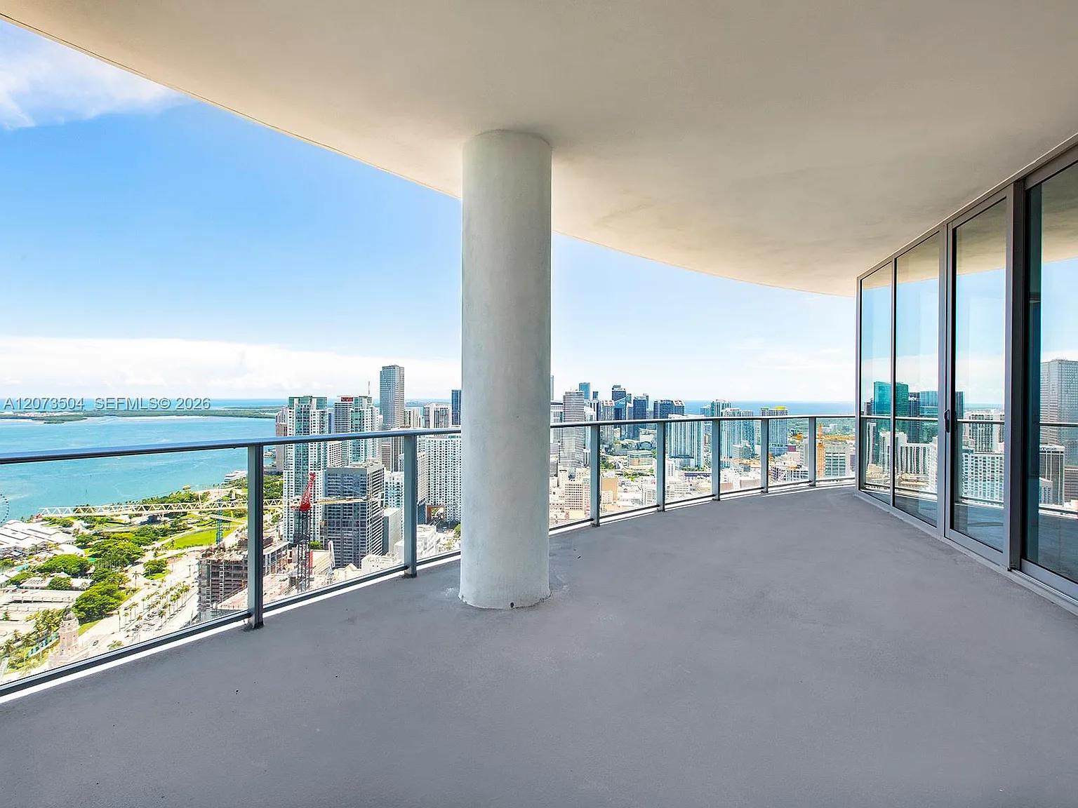 Paramount Miami Worldcent — Photo 2
