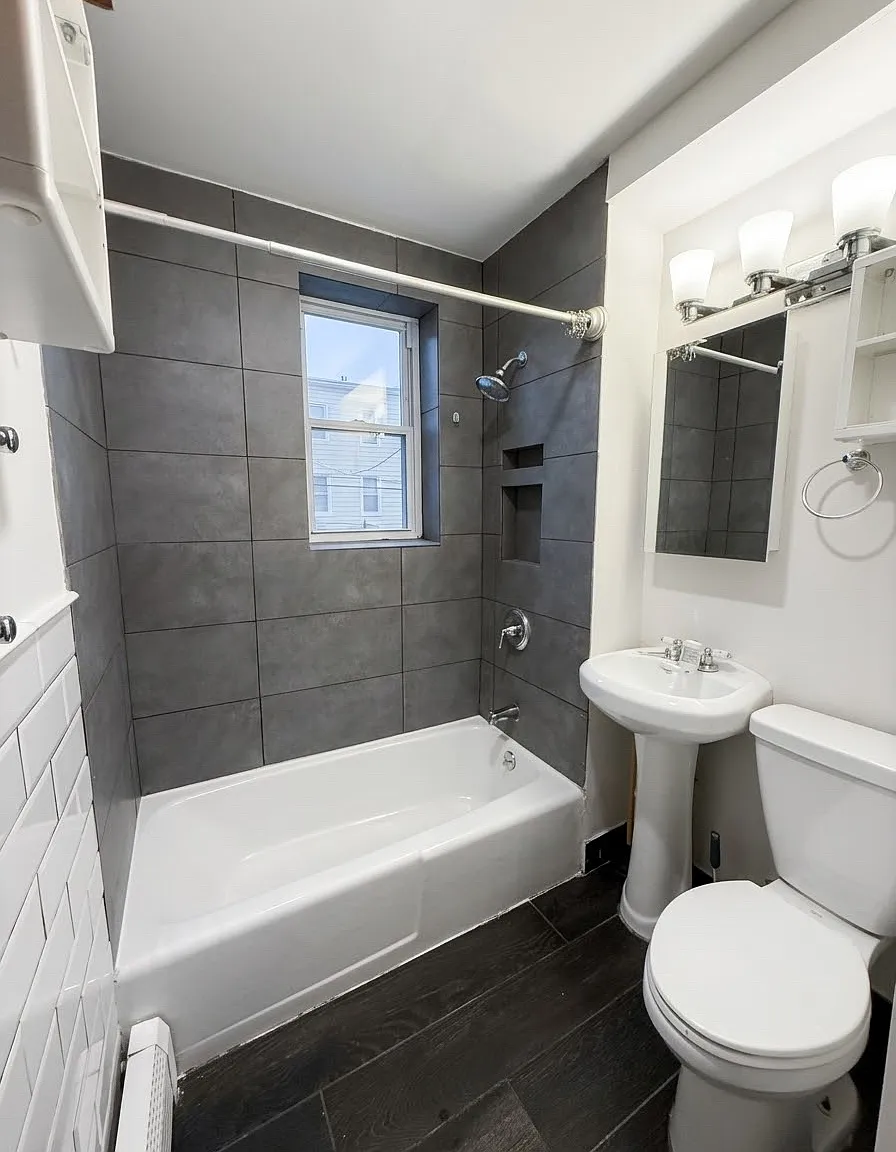 388 Baldwin Ave — Photo 4