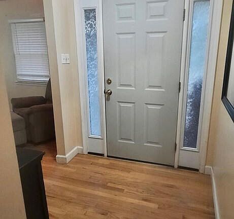 5th image of 590 Hillcrest St