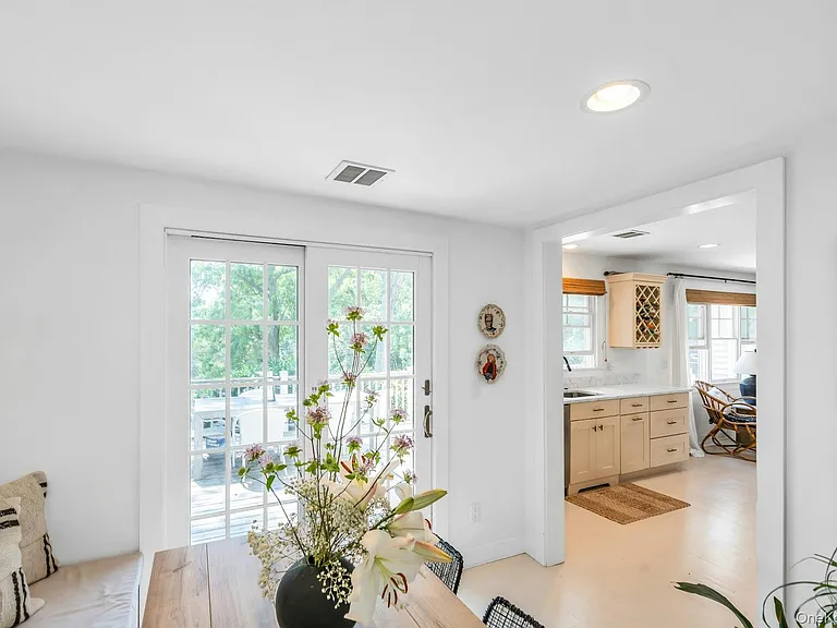 2705 W Creek Ave — Photo 24
