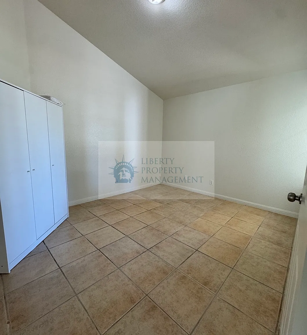 4 bed, 1767 sqft, $3,195 — Photo 3