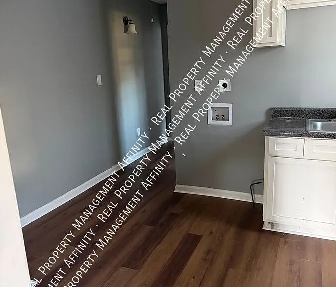 1753 Bismark St #B — Photo 10