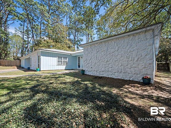 3rd image of 118 Leigh Cir