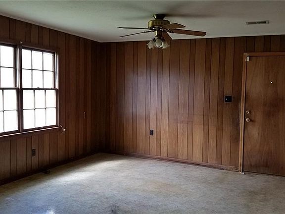 4th image of 3435 Willow Ln