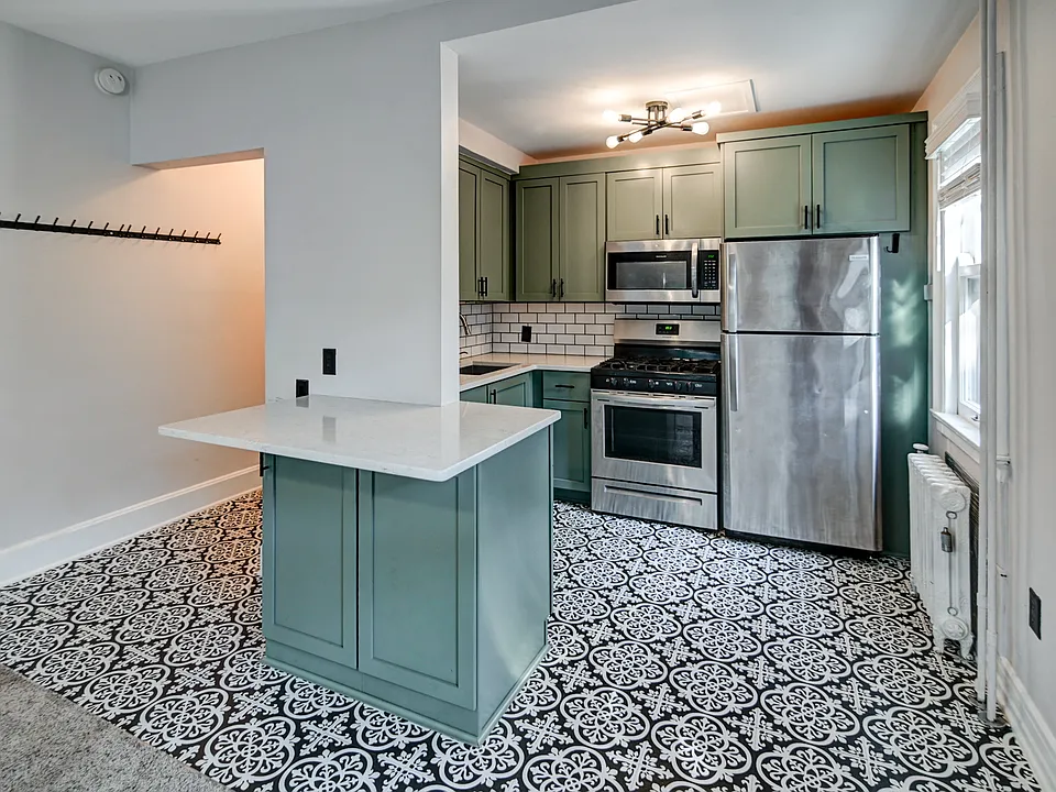 15 E Gilman St #5
