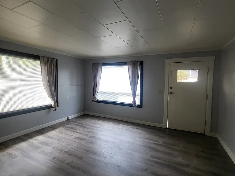 2854 NE Highway 101 — Photo 13