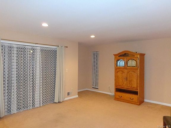 5th image of 67D Independence Ct