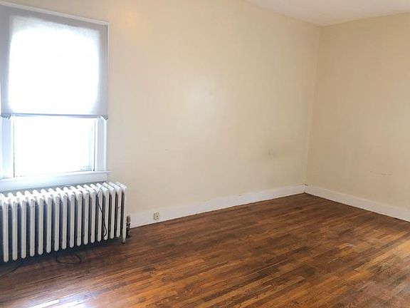 5th image of 547 Linwood Ave APT 6