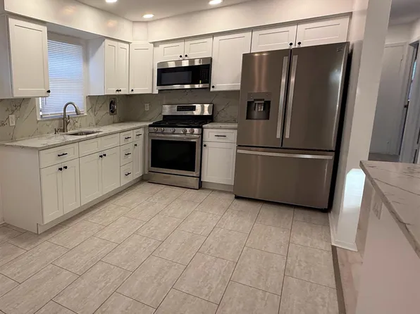 64 Isabella Avenue image 3 of 9