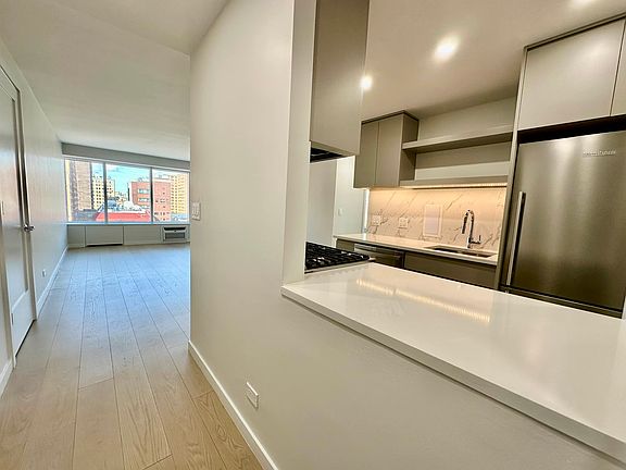 2nd image of 175 W 87th St APT 13G