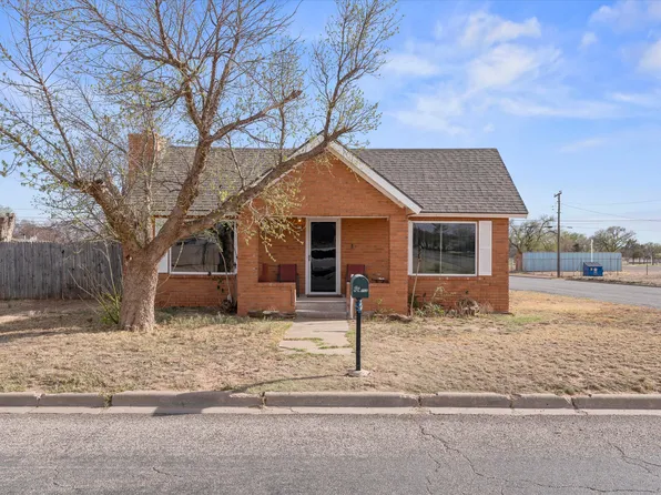 712 10th St, Levelland, TX 79336
