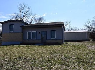 107 W 28th St, Oak Grove, MO 64075