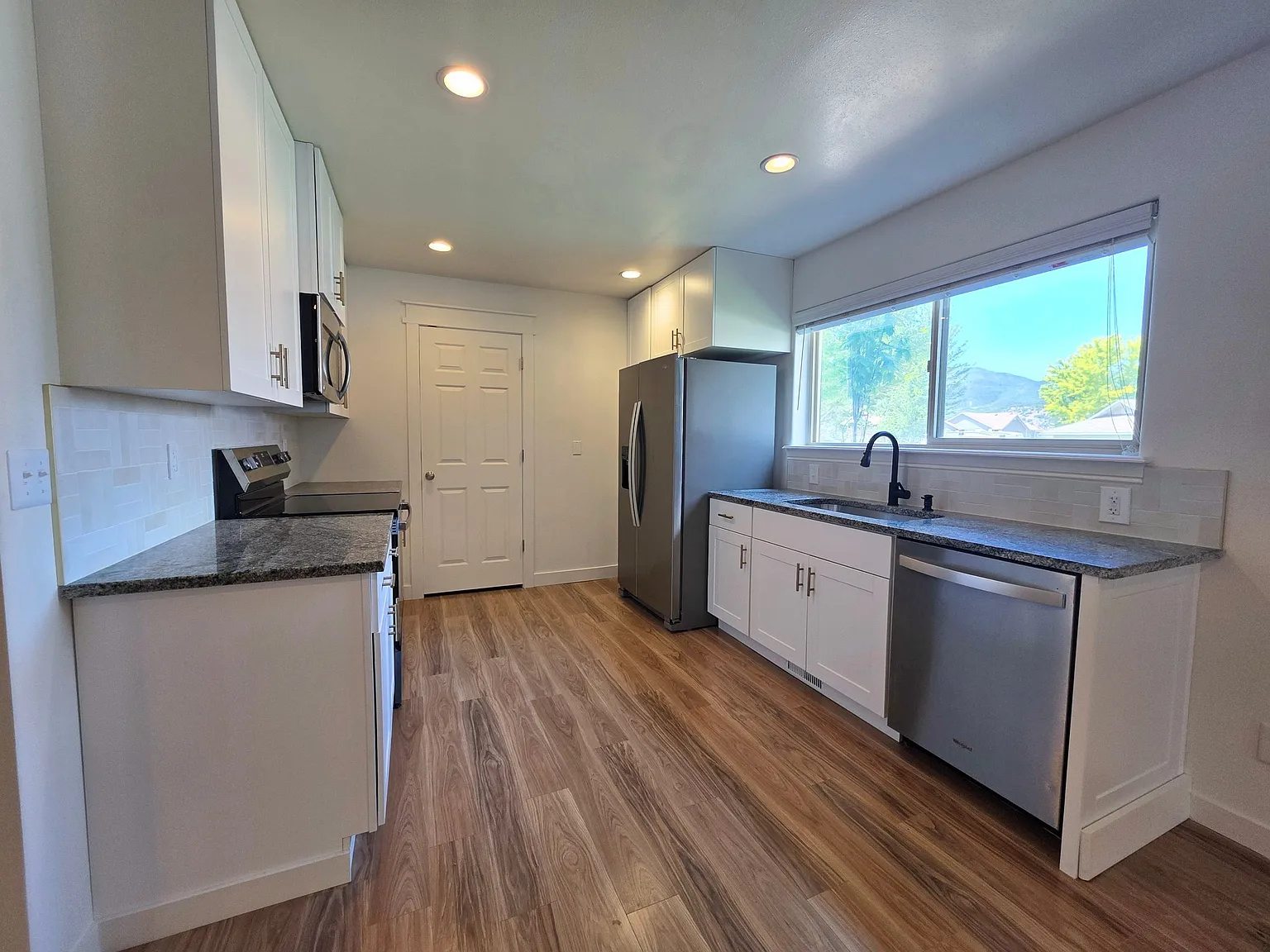 Ground-Level Accessory Apartment, Newly Renovated 1,200 Sq. Ft. — Photo 1