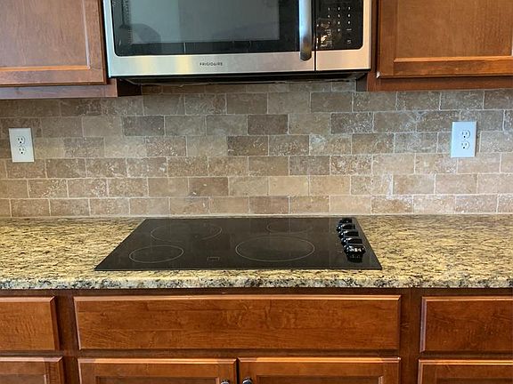 5th image of 355 Bella Rose Dr
