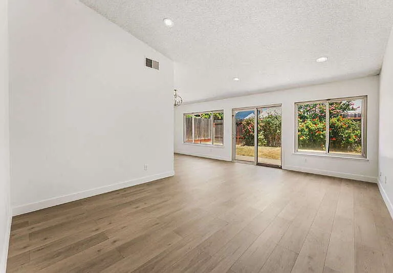 5041 Palm Ave — Photo 15