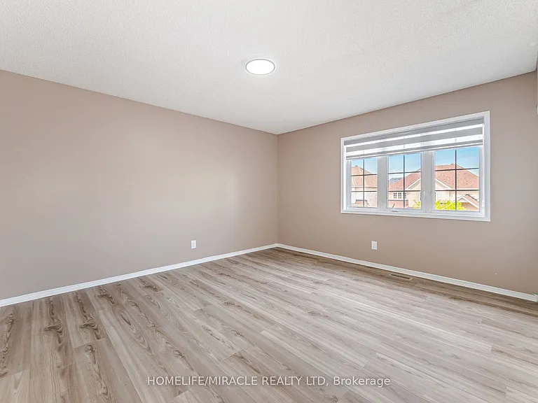 41 Beachpoint Blvd #UPPER — Photo 38