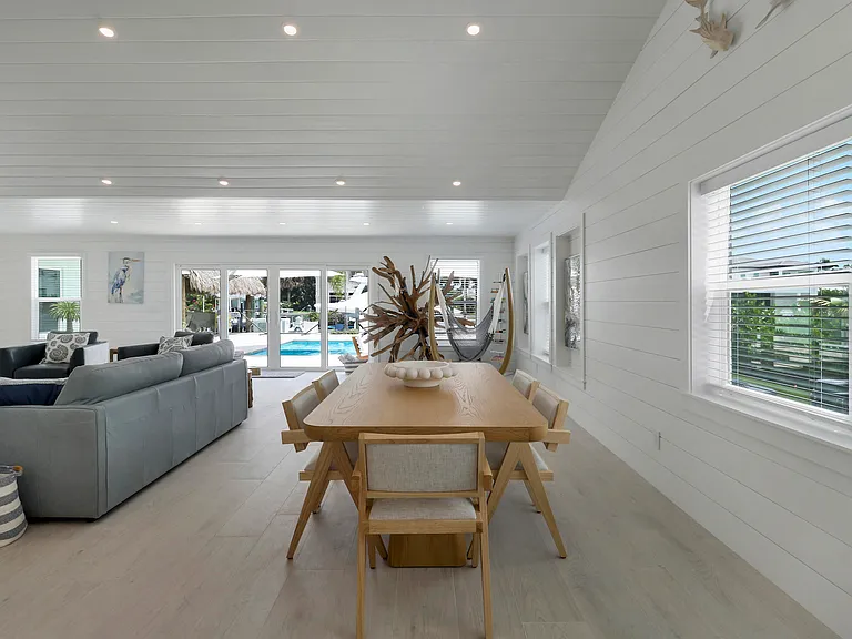 2443 E Edgewater Dr — Photo 25