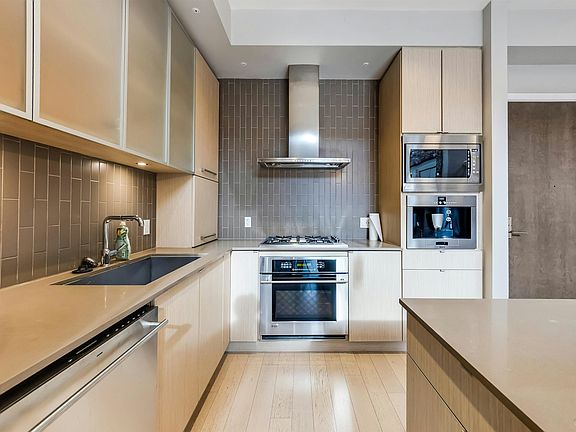 5th image of 260 Salter St #412