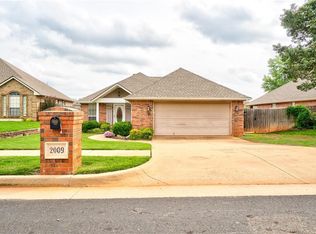 2009 Willow Bend Dr, Edmond, OK 73003