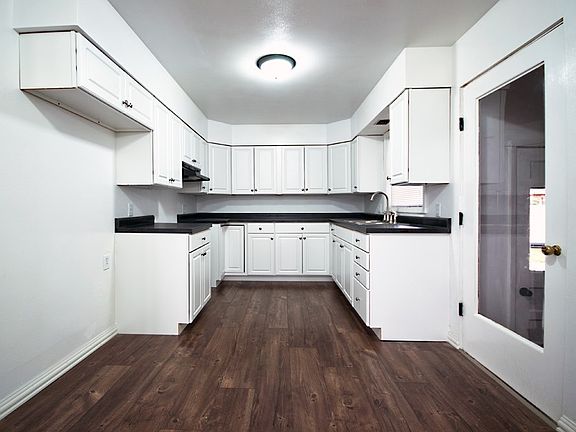 5th image of 211 Graywood Ave