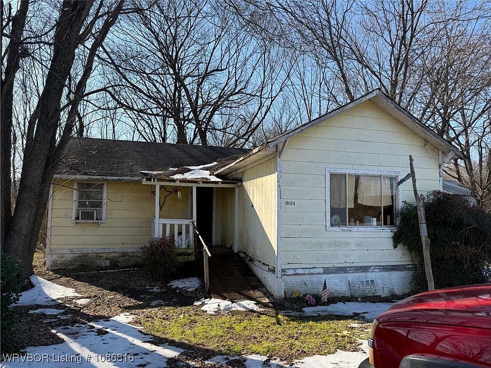 1st image of 19124 Abbott Rd