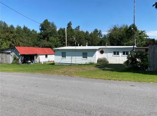 14 Henderson Rd, Sandy Creek, NY 13145