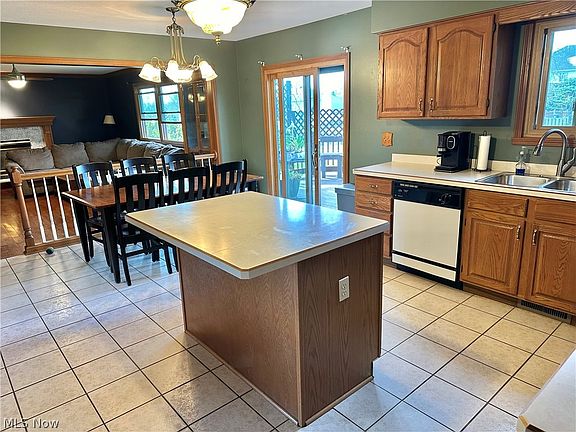 4th image of 4165 Shelly Dr