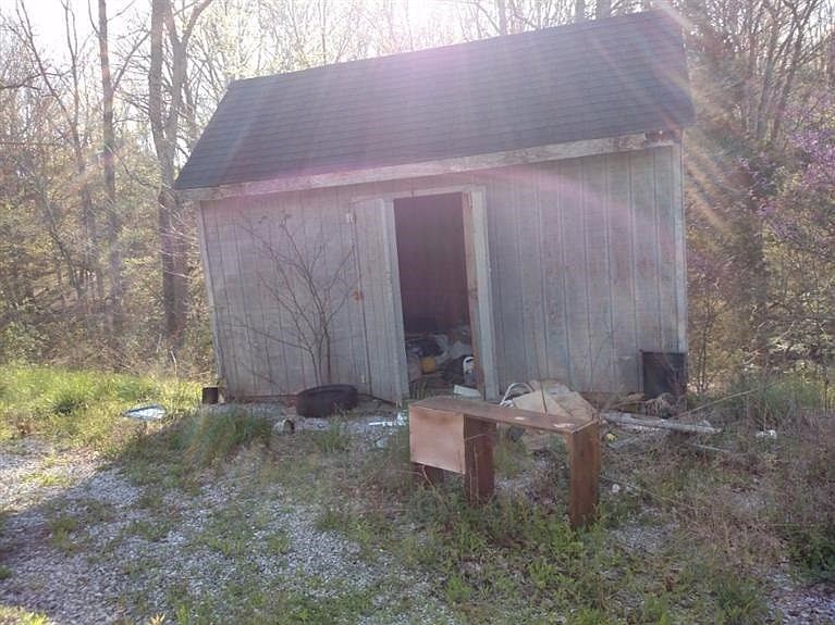 2nd image of 3105 Gratz Rd
