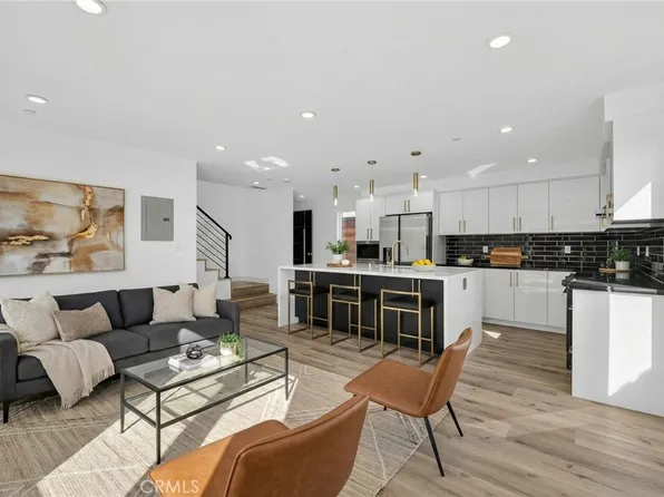 7332 1/2 Owensmouth Ave, Canoga Park, CA 91303