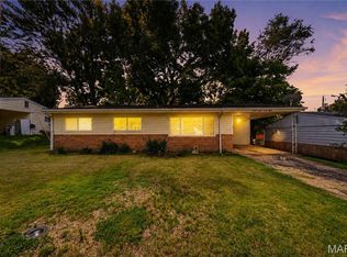 9838 Tanbark Ln, Saint Louis, MO 63134