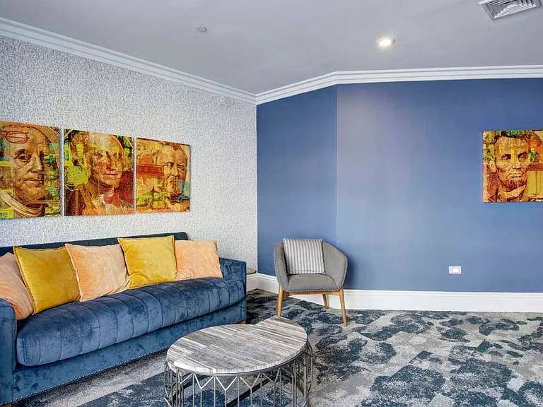 The Royal Belmont — Photo 19