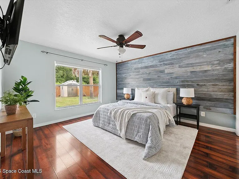897 Hunters Creek Dr — Photo 15
